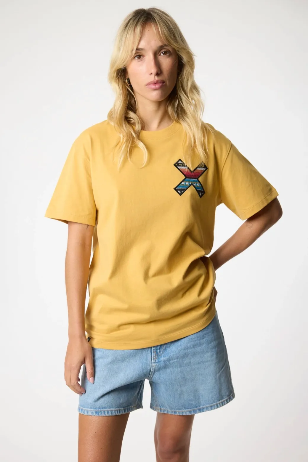 CAMISETA CLASSIC AMARILLA