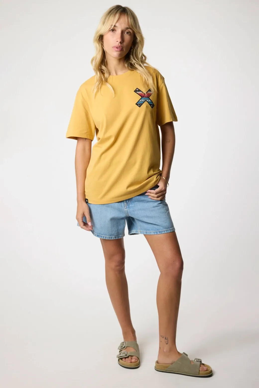 CAMISETA CLASSIC AMARILLA