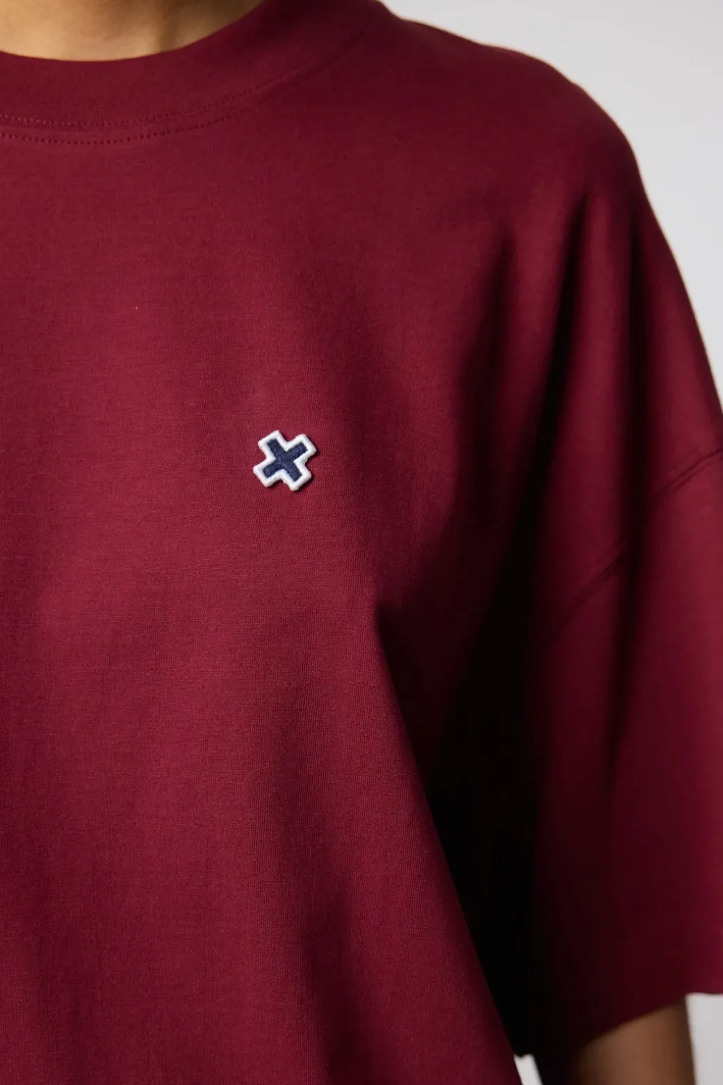 CAMISETA PATCH BURGUNDY