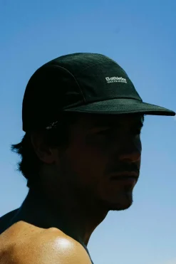 GORRA TRAIL NEGRA OSCURA