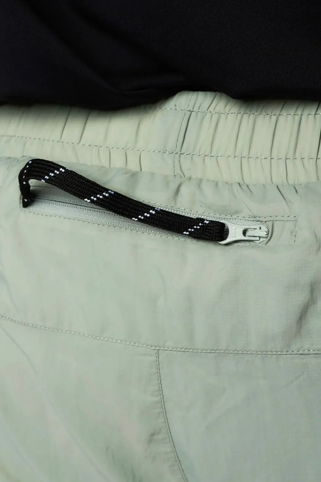 PANTALÓN CORTO TRAIL GLACIAR GREY