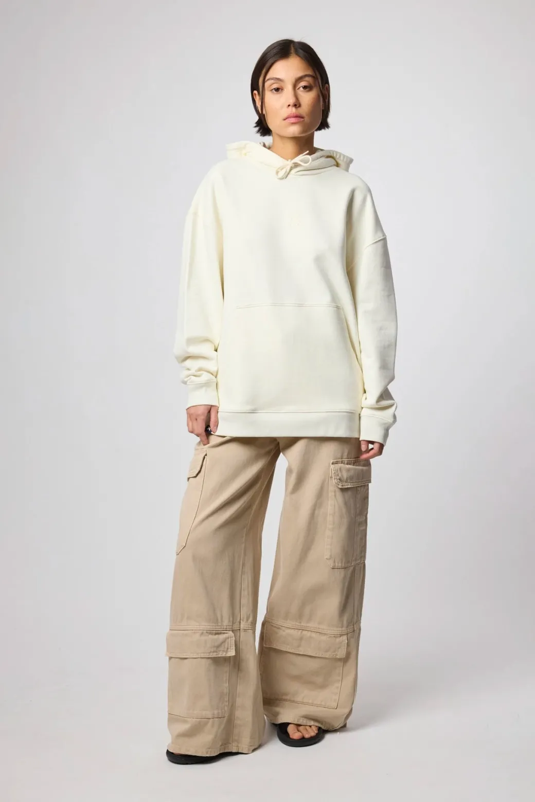 SUDADERA CON CAPUCHA BONFIRE CREMA