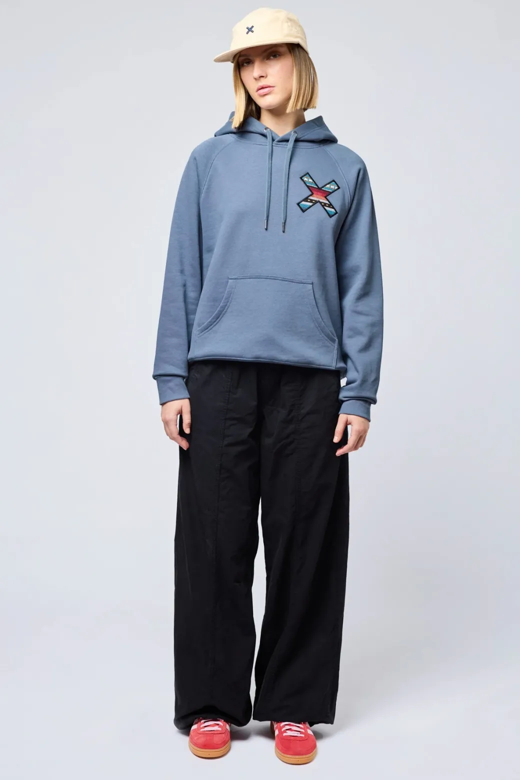 SUDADERA CON CAPUCHA CLASSIC SKY BLUE