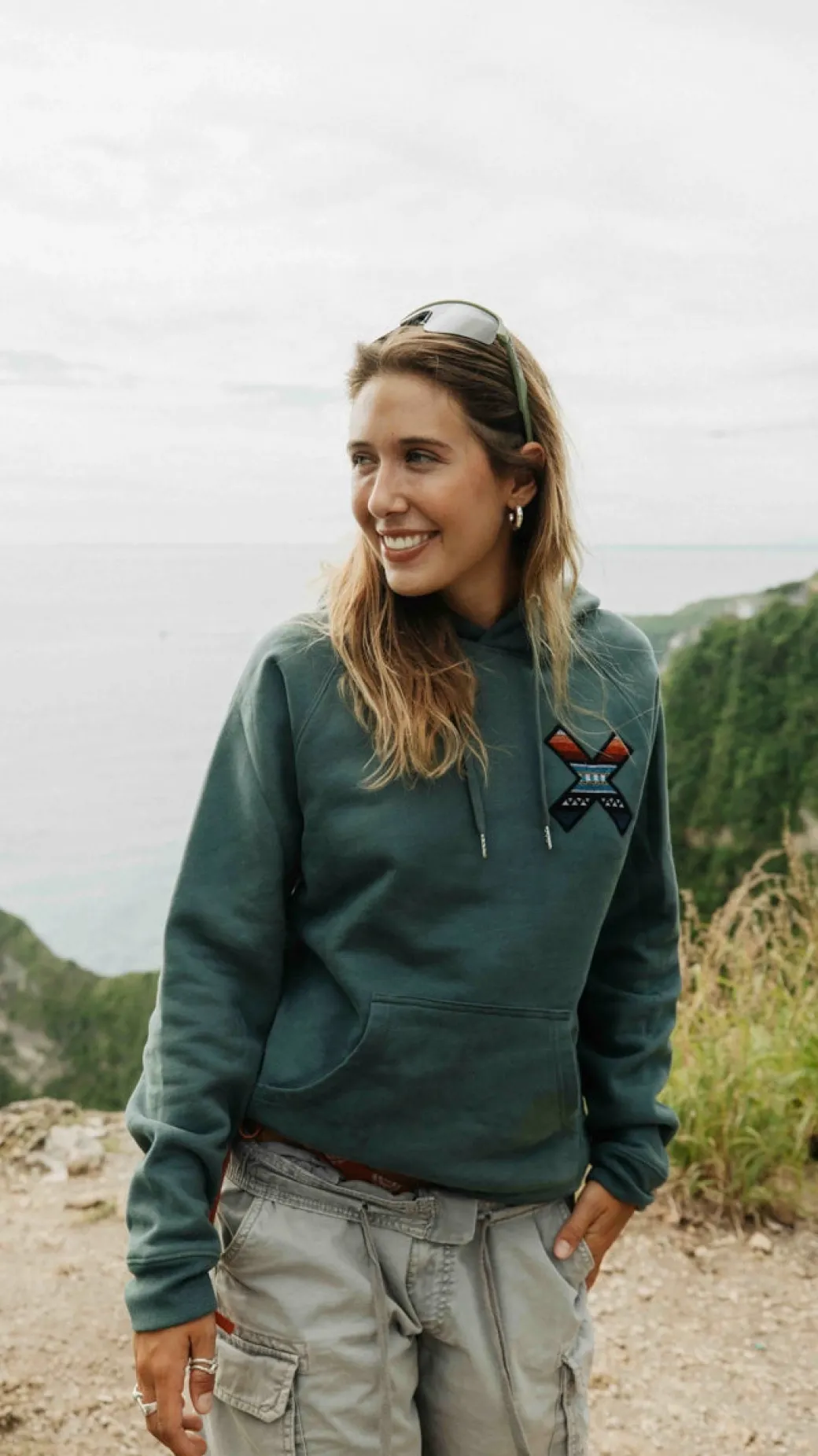 SUDADERA CON CAPUCHA CLASSIC TREKKING GREEN