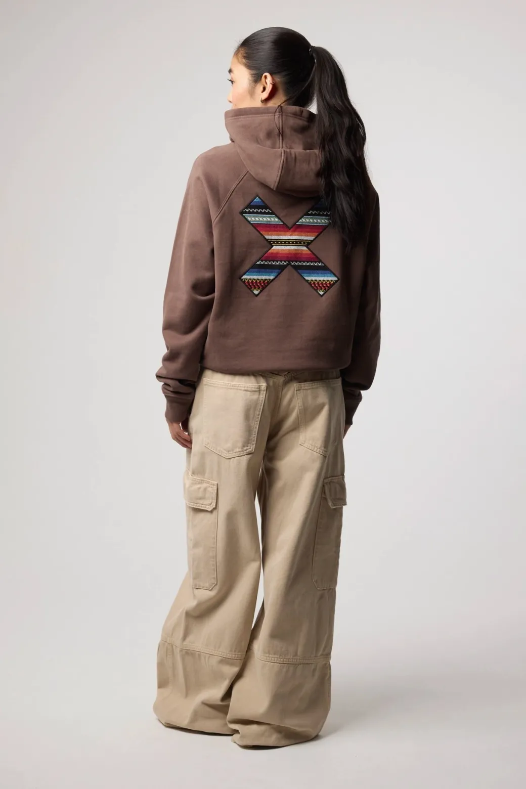 SUDADERA CON CAPUCHA CLASSIC TAPIOCA