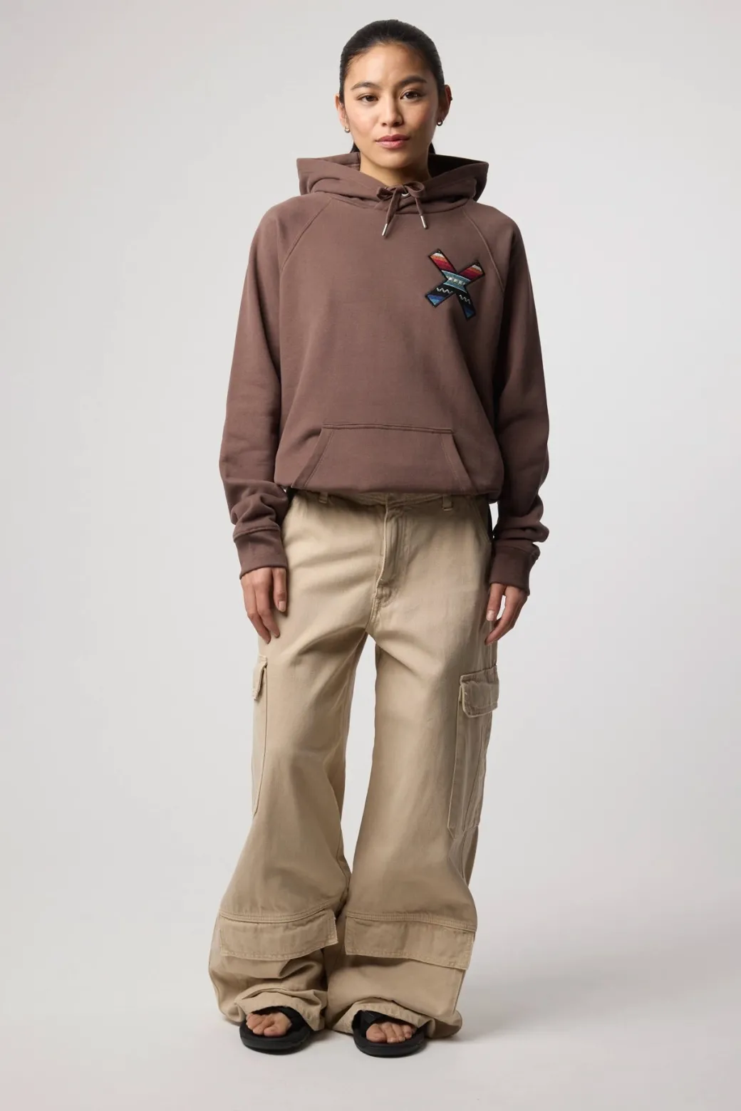 SUDADERA CON CAPUCHA CLASSIC TAPIOCA