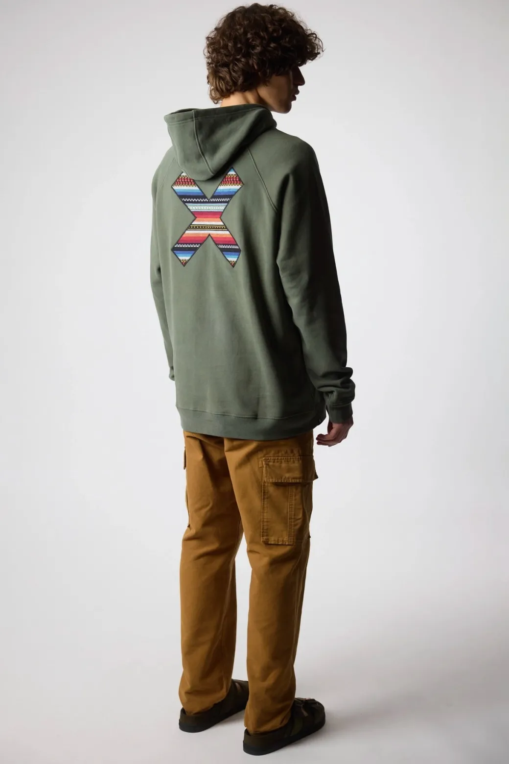 SUDADERA CON CAPUCHA CLASSIC CAQUI