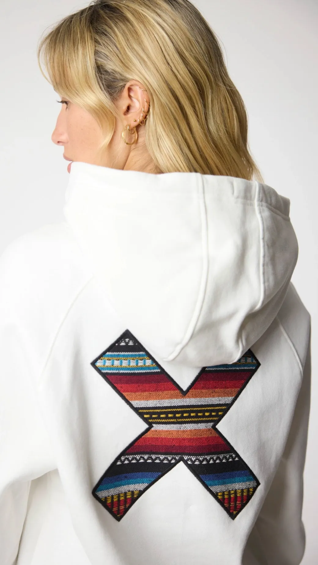 SUDADERA CON CAPUCHA CLASSIC BLANCO ROTO