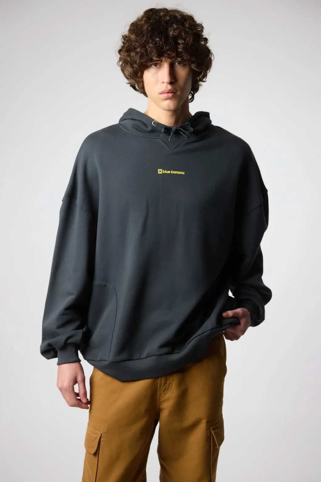 SUDADERA CON CAPUCHA CLEAN ANTRACITA