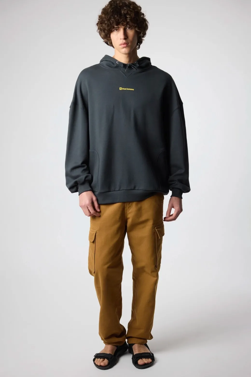 SUDADERA CON CAPUCHA CLEAN ANTRACITA