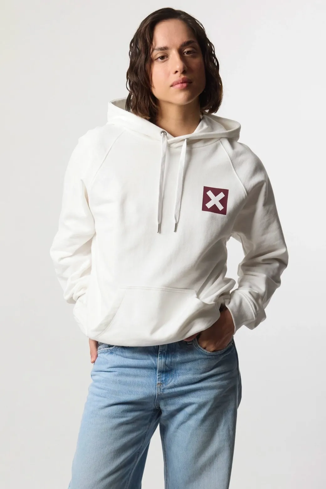 SUDADERA CON CAPUCHA NATURE BLANCA