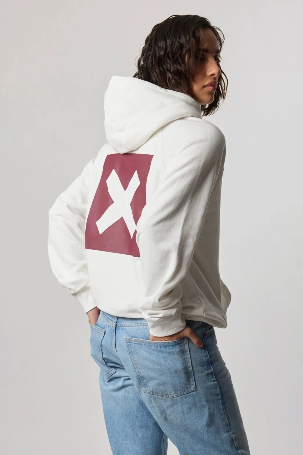 SUDADERA CON CAPUCHA NATURE BLANCA