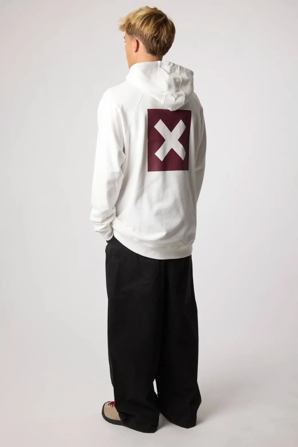 SUDADERA CON CAPUCHA NATURE BLANCA
