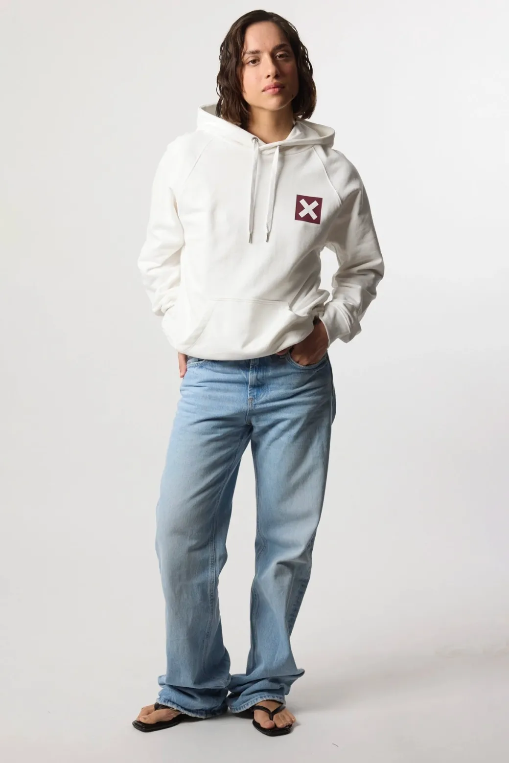 SUDADERA CON CAPUCHA NATURE BLANCA