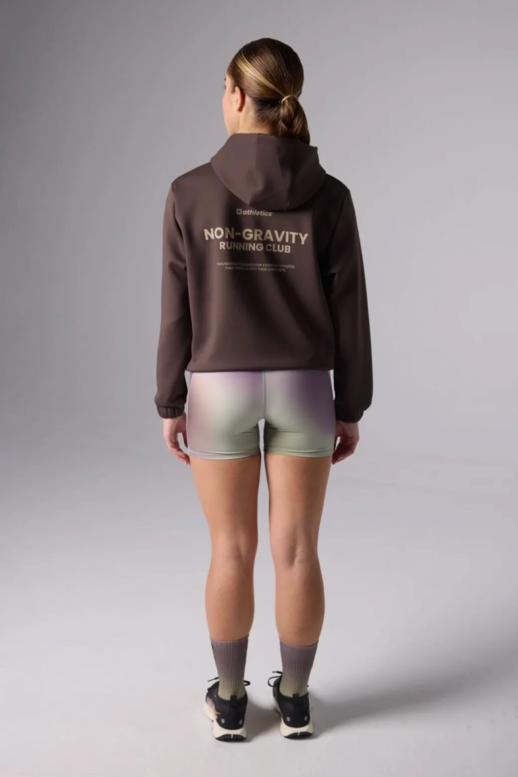 SUDADERA CON CAPUCHA NON-GRAVITY SOLID BROWN