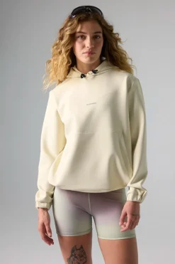 SUDADERA CON CAPUCHA TECH DUSTY CREAM