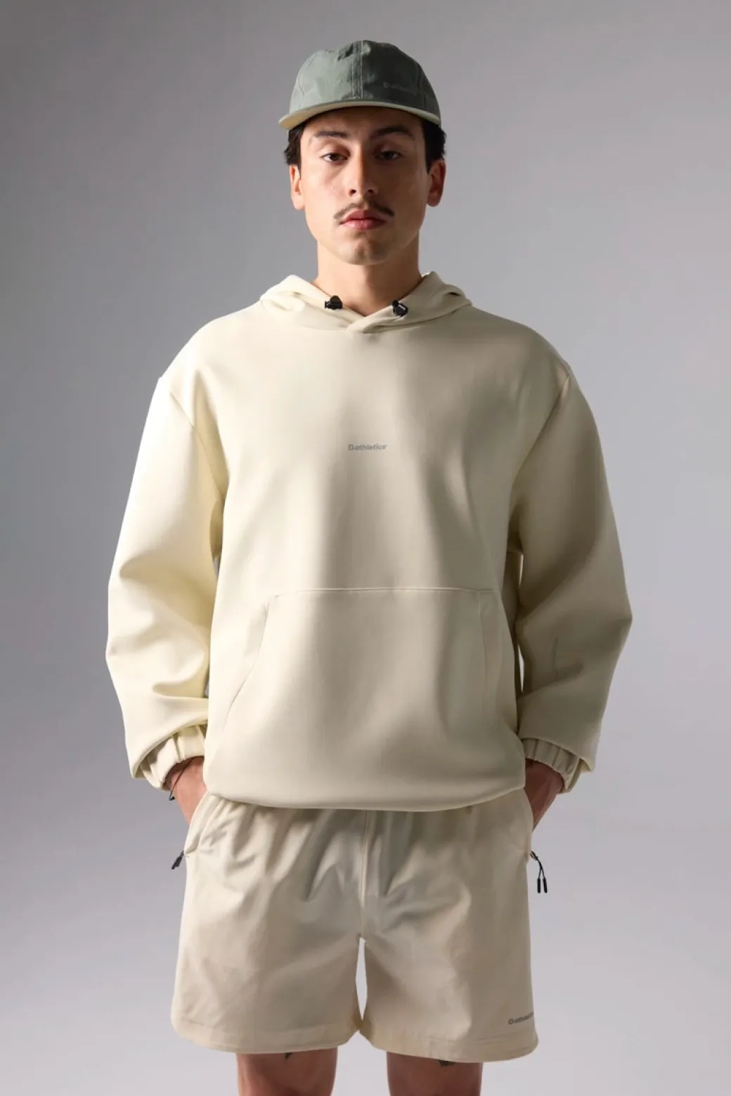 SUDADERA CON CAPUCHA TECH DUSTY CREAM