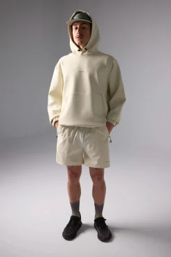 SUDADERA CON CAPUCHA TECH DUSTY CREAM