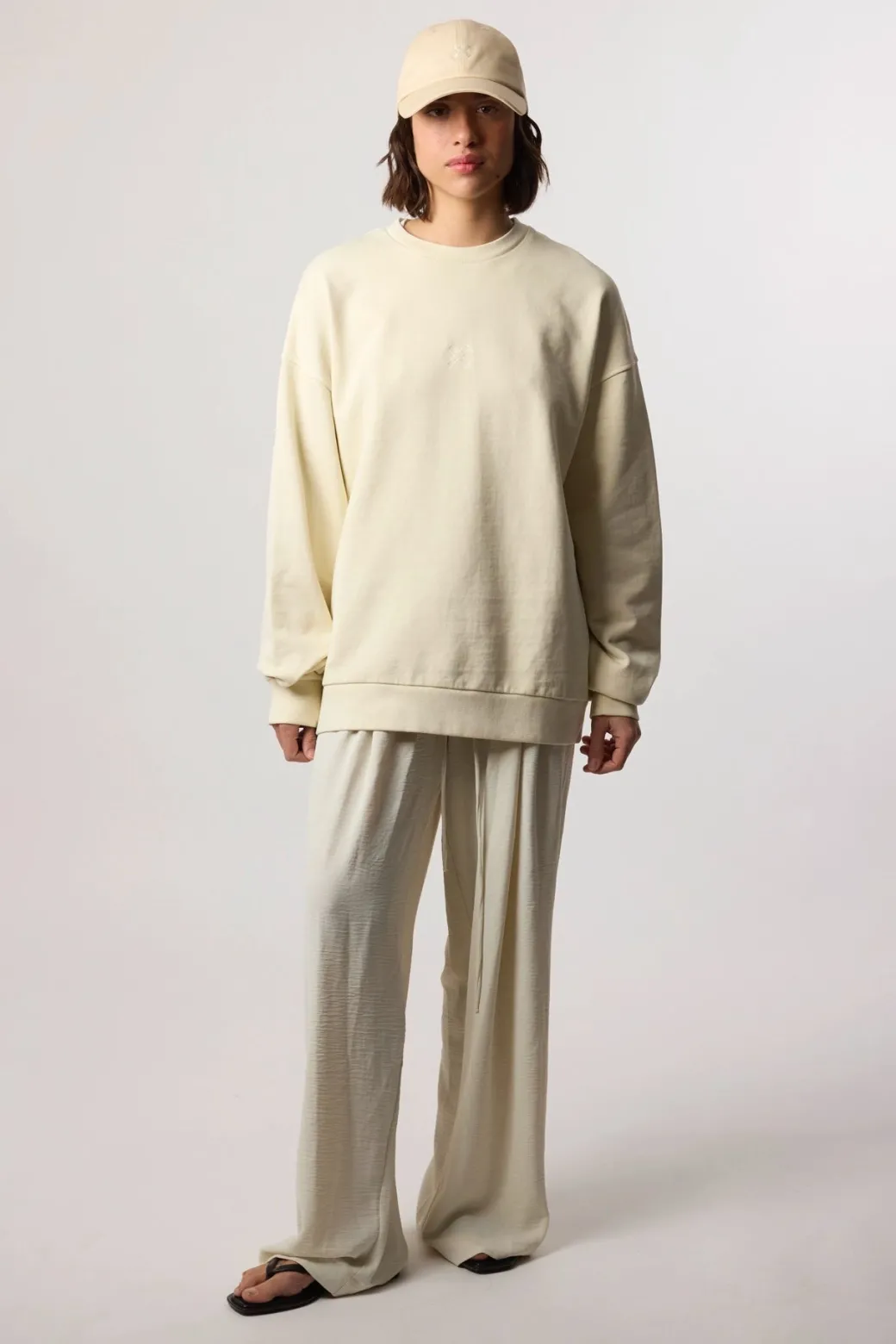 SUDADERA REEF CREMA