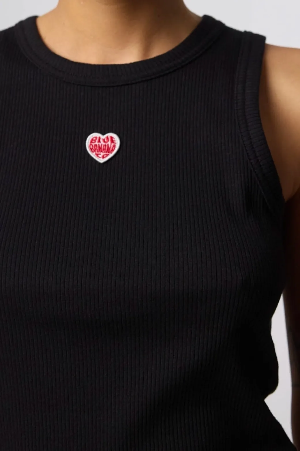 TOP TANK MUJER HEART NEGRO